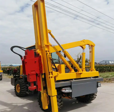 多功能型太陽(yáng)能光伏打樁機(jī)