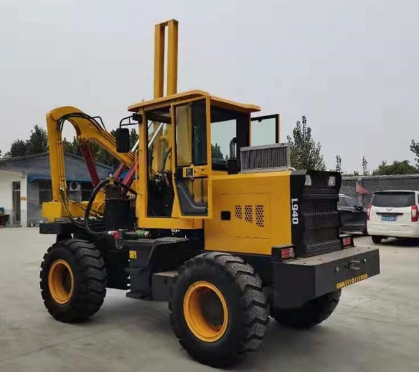 公路護(hù)欄打樁機(jī)的操作步驟