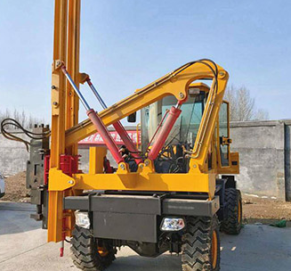 液壓打樁機(jī)