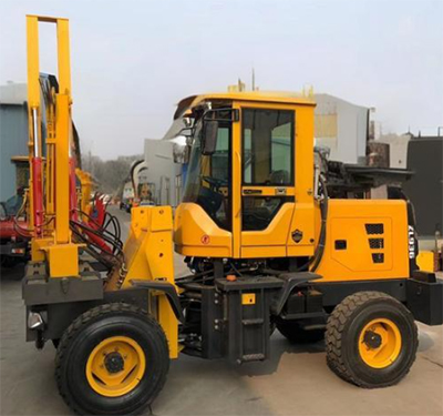 公路護(hù)欄打樁機(jī)交通施工好幫手