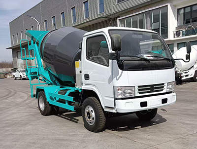 國(guó)六重汽王牌攪拌車